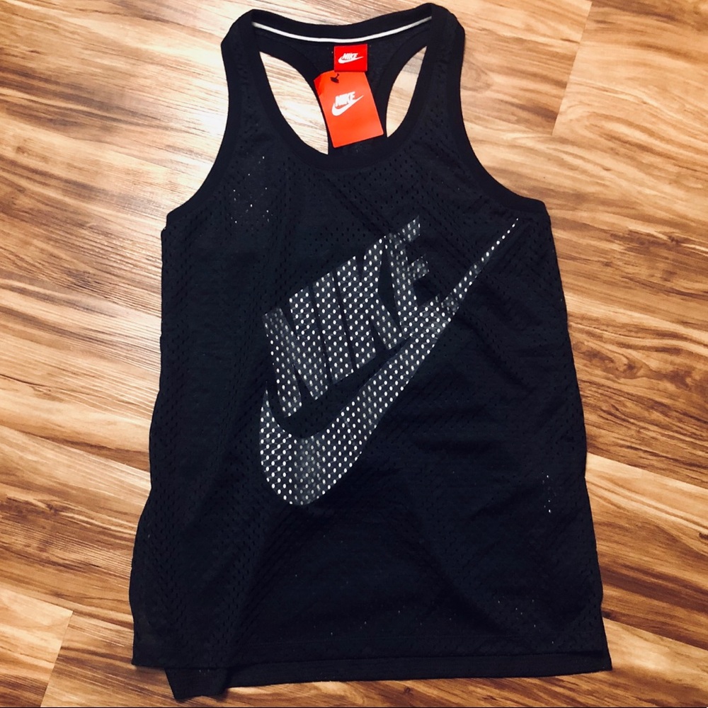 NWT Women’s Nike sleeveless  muscle tank